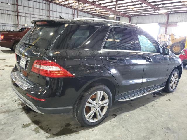 4JGDA5HBXCA045927 - 2012 MERCEDES-BENZ ML 350 4MATIC BLACK photo 3