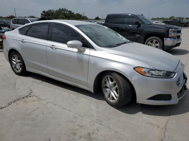 3FA6P0H7XFR160103 - 2015 FORD FUSION SE SILVER photo 4