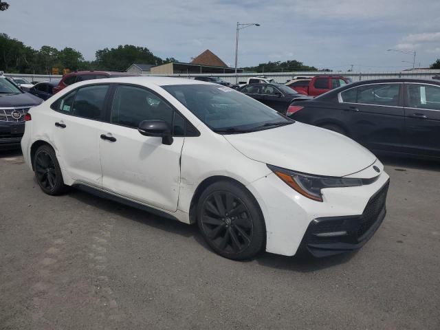 5YFS4MCE4MP076747 - 2021 TOYOTA COROLLA SE Weiß Foto 4