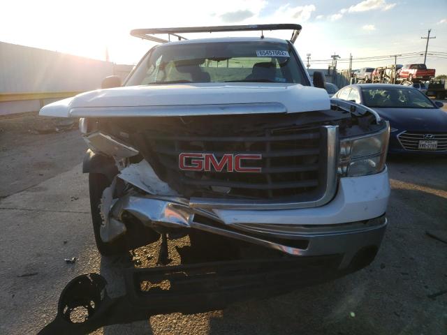 1GTHC59K09E109585 - 2009 GMC SIERRA C2500 SLE WHITE photo 5