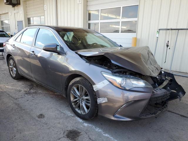 4T1BF1FKXGU180172 - 2016 TOYOTA CAMRY LE GRAY photo 4