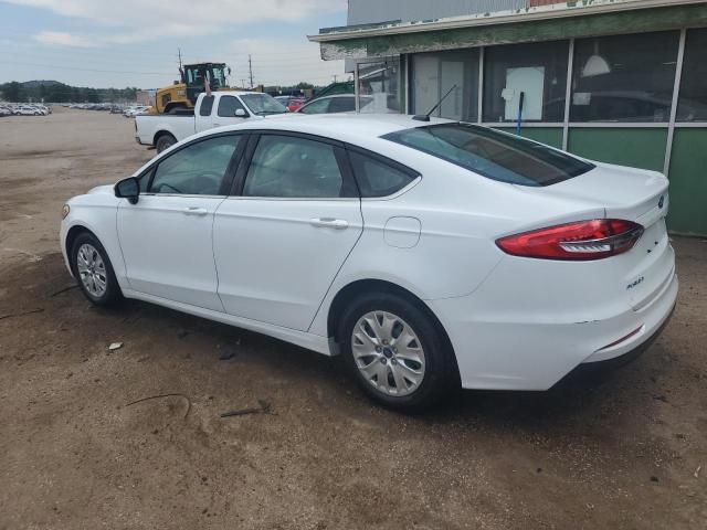 3FA6P0G78KR268618 - 2019 FORD FUSION S WHITE photo 2