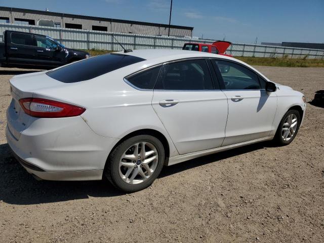 3FA6P0H7XGR289623 - 2016 FORD FUSION SE WHITE photo 3