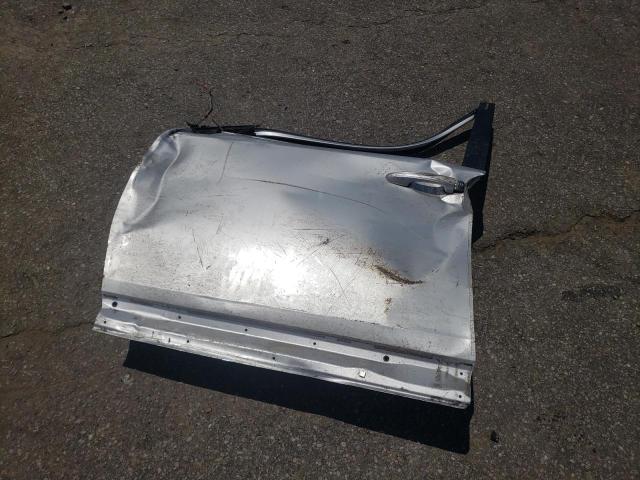 2T3ZFREV7FW188566 - 2015 TOYOTA RAV4 LE SILVER photo 13