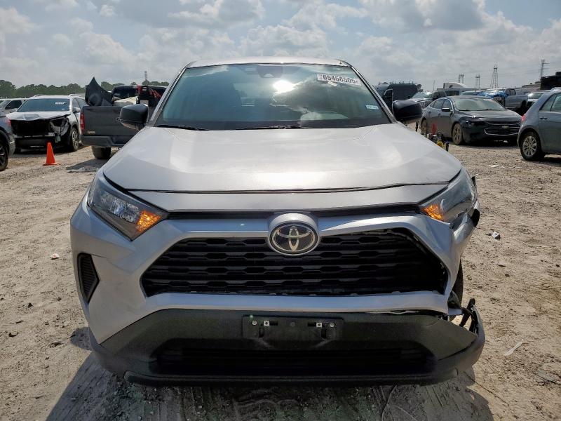 2T3H1RFV8NW224076 - 2022 TOYOTA RAV4 LE 银色 照片 5