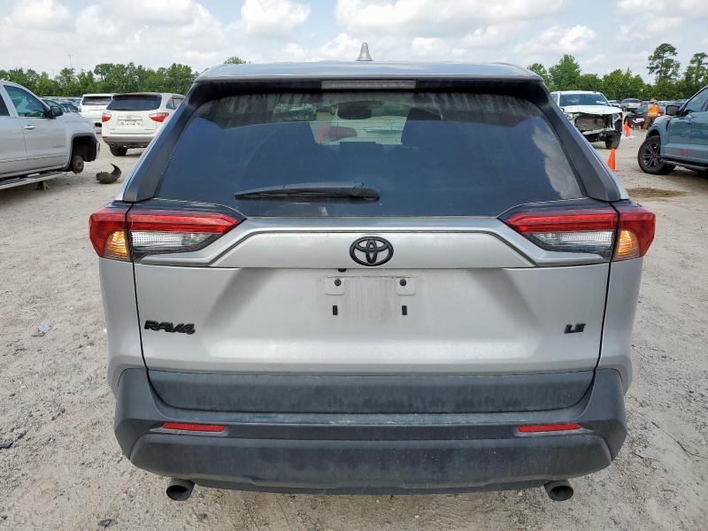 2T3H1RFV8NW224076 - 2022 TOYOTA RAV4 LE 银色 照片 6