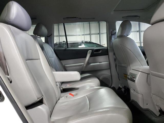 5TDBK3EH6DS214173 - 2013 TOYOTA HIGHLANDER BASE Beyaz fotoğraf 11
