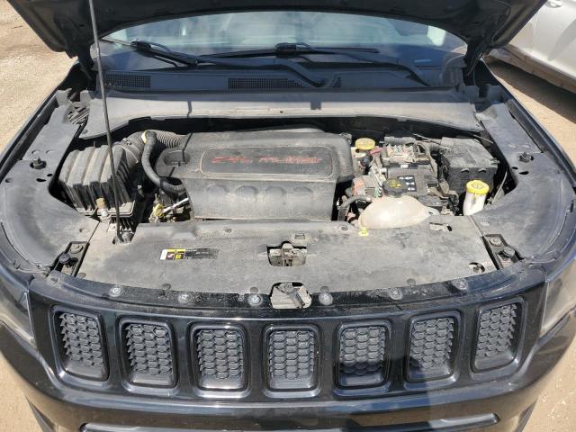 3C4NJCBBXJT409520 - 2018 JEEP COMPASS LATITUDE Noir photo 11