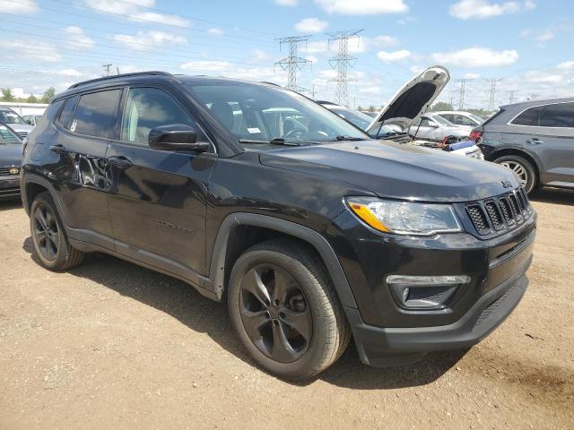 3C4NJCBBXJT409520 - 2018 JEEP COMPASS LATITUDE Noir photo 4