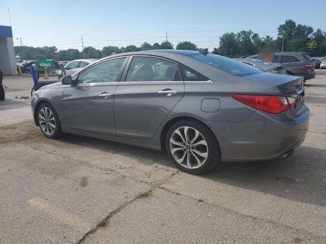 5NPEC4AB5DH652982 - 2013 HYUNDAI SONATA SE 灰色 照片 2