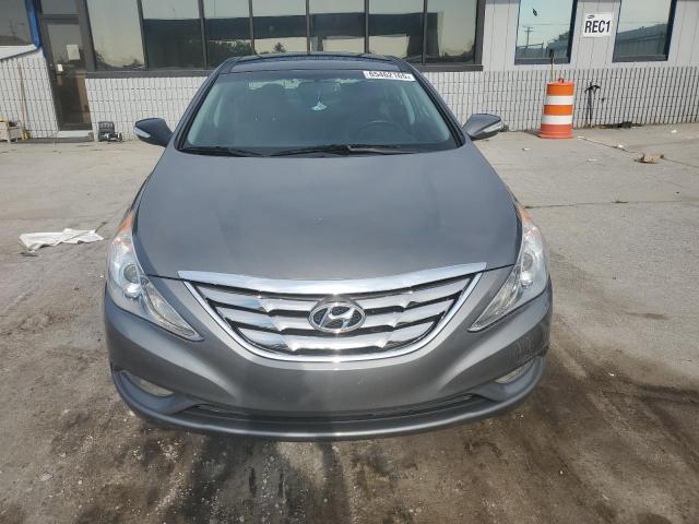 5NPEC4AB5DH652982 - 2013 HYUNDAI SONATA SE 灰色 照片 5