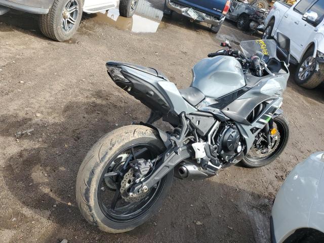 JKAEXEJ1XJDA02710 - 2018 KAWASAKI EX650 J 灰色 照片 4