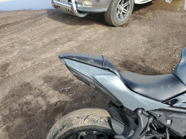 JKAEXEJ1XJDA02710 - 2018 KAWASAKI EX650 J 灰色 照片 6