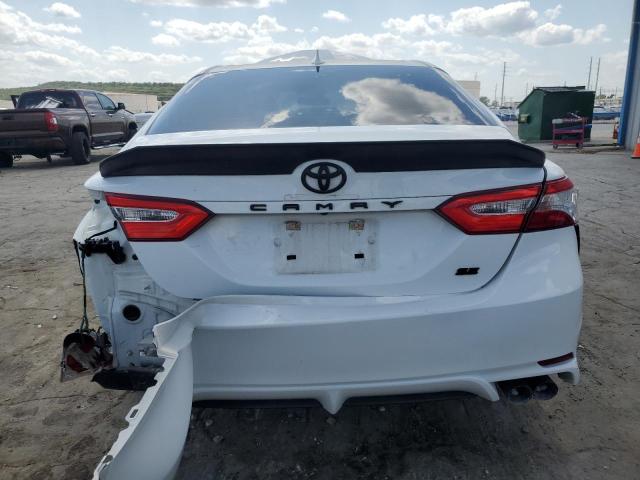 4T1G11AK4LU873017 - 2020 TOYOTA CAMRY SE WHITE photo 6