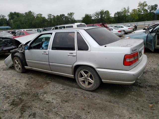 YV1LS5579W2551349 - 1998 VOLVO S70 SILVER photo 2