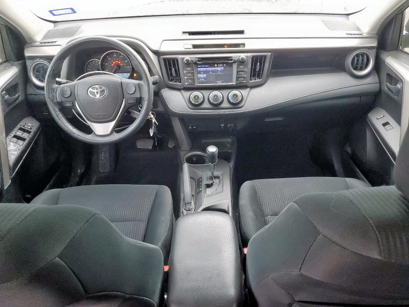 2T3ZFREV4GW282261 - 2016 TOYOTA RAV4 LE SILVER photo 8