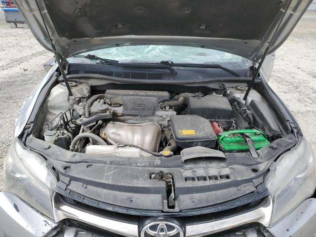 4T1BF1FK5FU056213 - 2015 TOYOTA CAMRY LE SILVER photo 11