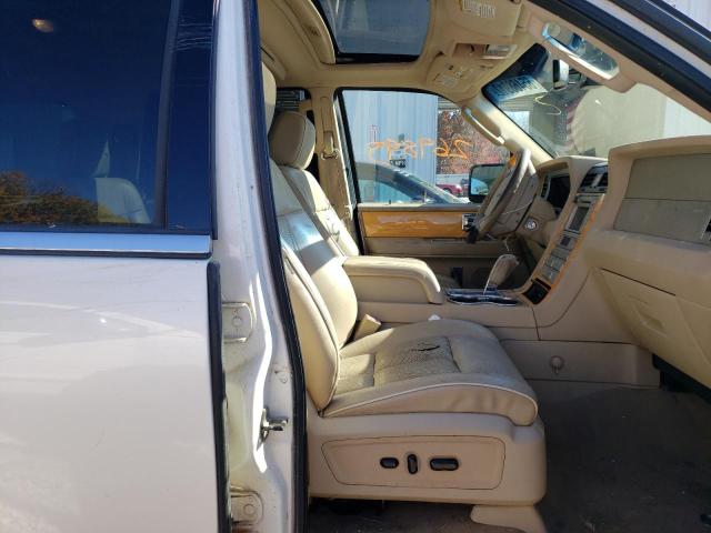5LMFU28597LJ08628 - 2007 LINCOLN NAVIGATOR თეთრი ფოტო 5