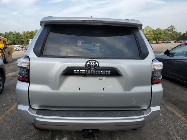 JTEPU5JR5P6141730 - 2023 TOYOTA 4RUNNER SE SILVER photo 6