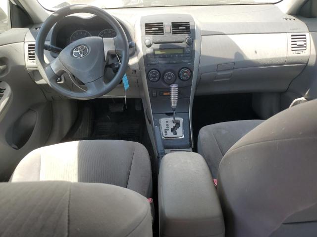 JTDBU4EE5AJ063261 - 2010 TOYOTA COROLLA BASE Biały zdjęcie 8