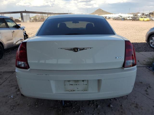 2C3KA43R56H363006 - 2006 CHRYSLER 300 WHITE photo 6