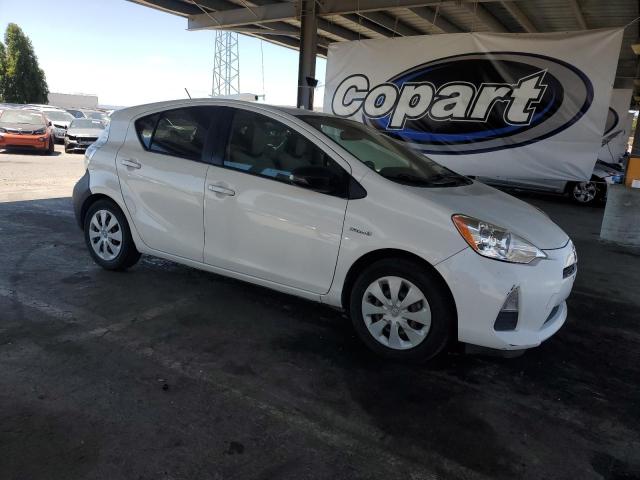 JTDKDTB3XD1555902 - 2013 TOYOTA PRIUS C WHITE photo 4