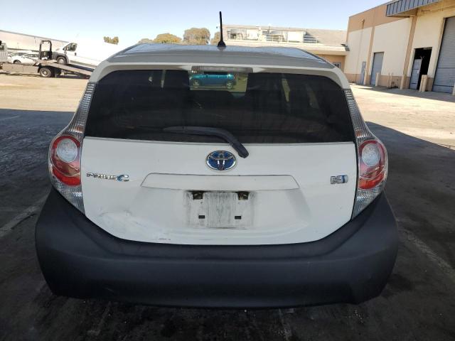 JTDKDTB3XD1555902 - 2013 TOYOTA PRIUS C WHITE photo 6