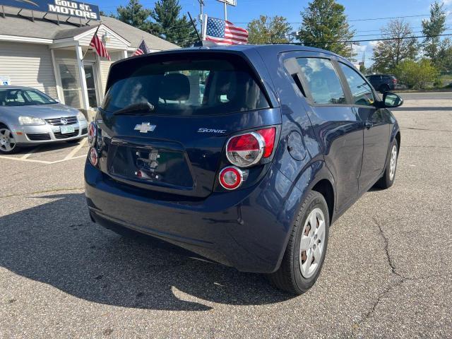 1G1JA6SG8F4141908 - 2015 CHEVROLET SONIC LS BLUE photo 4