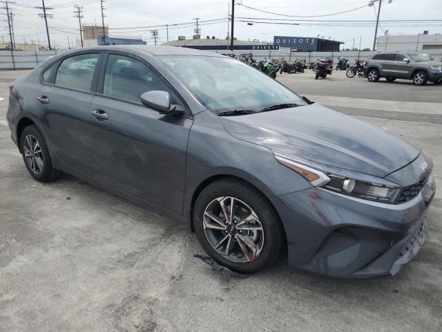 3KPF24AD8RE791573 - 2024 KIA FORTE LX GRAY photo 4