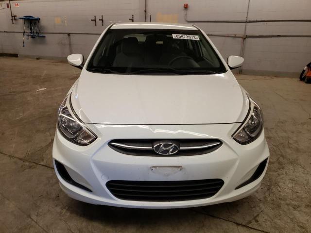 KMHCT5AE2HU315023 - 2017 HYUNDAI ACCENT SE WHITE photo 5