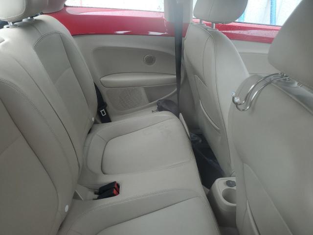 3VWJX7AT0DM607856 - 2013 VOLKSWAGEN BEETLE RED photo 10