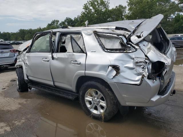 JTEBU5JR2J5526993 - 2018 TOYOTA 4RUNNER SR5/SR5 PREMIUM 银色 照片 2