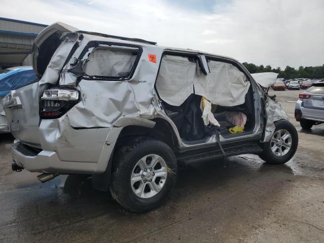 JTEBU5JR2J5526993 - 2018 TOYOTA 4RUNNER SR5/SR5 PREMIUM 银色 照片 3