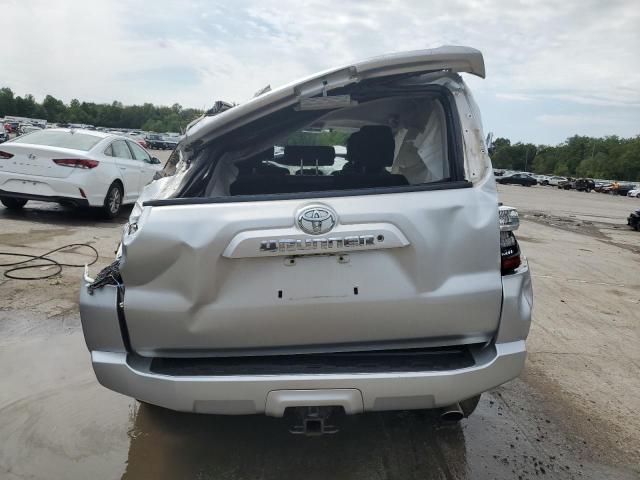 JTEBU5JR2J5526993 - 2018 TOYOTA 4RUNNER SR5/SR5 PREMIUM 银色 照片 6