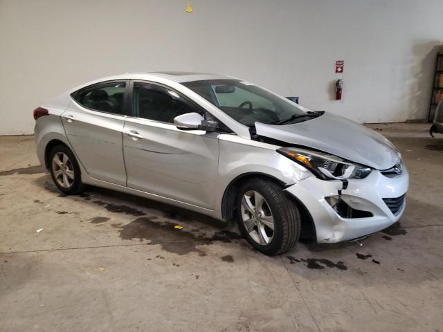 5NPDH4AE8GH712586 - 2016 HYUNDAI ELANTRA SE SILVER photo 4