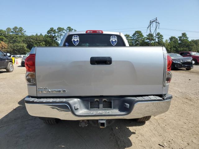 5TFEV541X9X072996 - 2009 TOYOTA TUNDRA CREWMAX SILVER photo 6