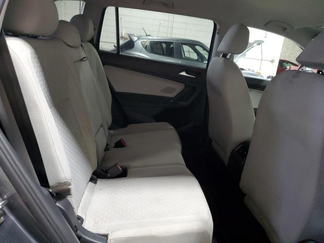 3VV0B7AX7JM157183 - 2018 VOLKSWAGEN TIGUAN S 银色 照片 11