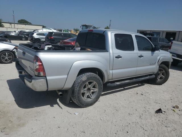 5TFJU4GN4CX025738 - 2012 TOYOTA TACOMA DOUBLE CAB PRERUNNER SILVER photo 3