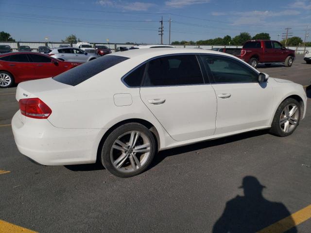 1VWBN7A35EC053680 - 2014 VOLKSWAGEN PASSAT SE WHITE photo 3