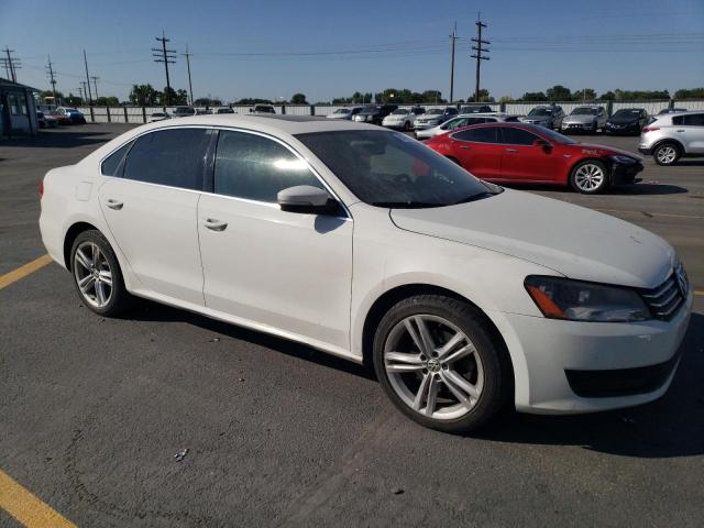 1VWBN7A35EC053680 - 2014 VOLKSWAGEN PASSAT SE WHITE photo 4