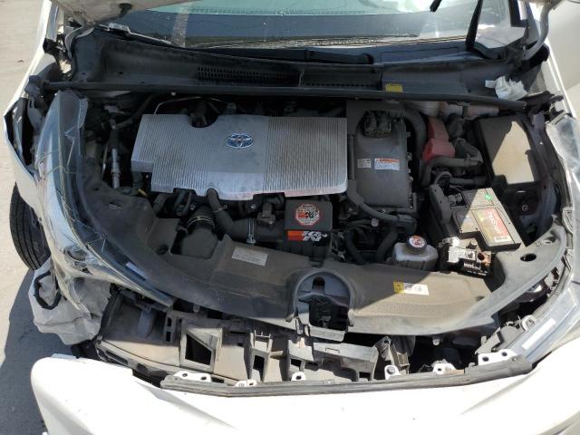 JTDKARFU8G3023569 - 2016 TOYOTA PRIUS WHITE photo 11