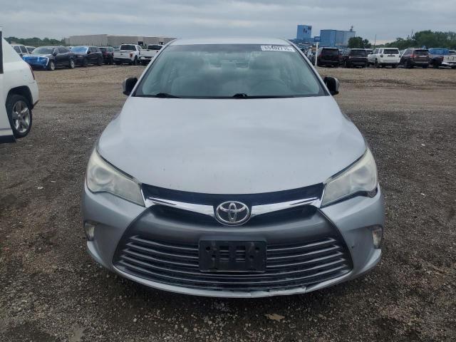4T1BF1FK2HU296046 - 2017 TOYOTA CAMRY LE 银色 照片 5