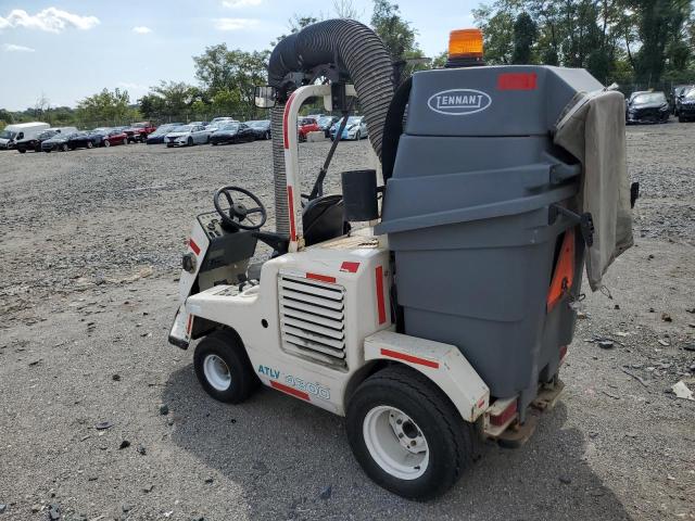 43003173 - 2010 TENN SWEEPER WHITE photo 3