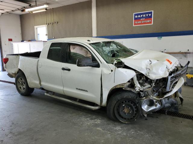 5TFRM5F18CX044915 - 2012 TOYOTA TUNDRA DOUBLE CAB SR5 WHITE photo 4