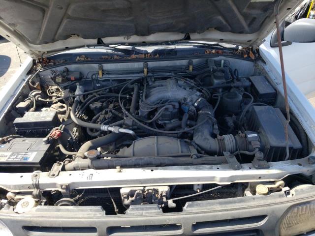 JN8AR05Y8VW146759 - 1997 NISSAN PATHFINDER LE WHITE photo 11