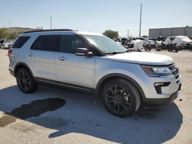 1FM5K7DH5JGC72816 - 2018 FORD EXPLORER XLT SILVER photo 4