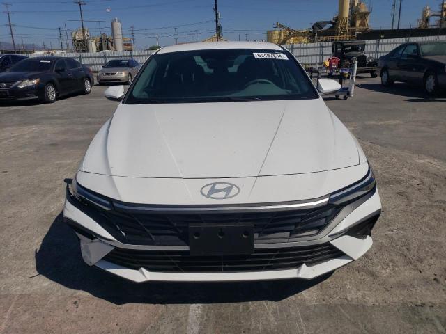 KMHLL4DG6RU725638 - 2024 HYUNDAI ELANTRA SE WHITE photo 5