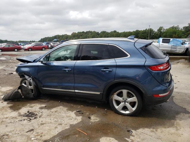 5LMCJ1C99JUL13058 - 2018 LINCOLN MKC PREMIERE BLUE photo 2