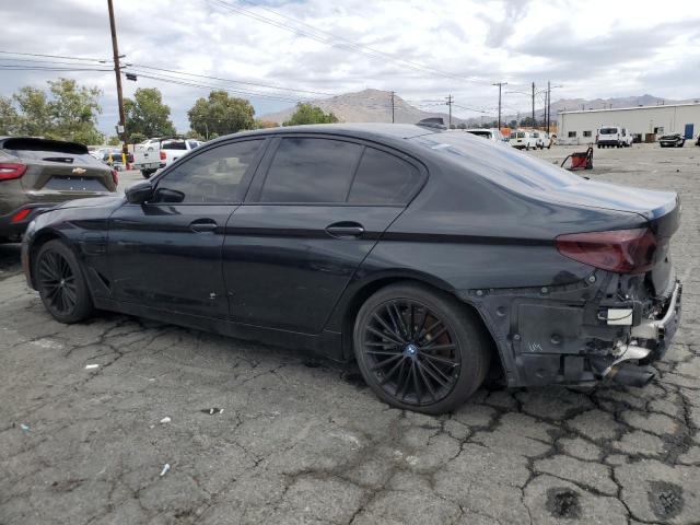 WBAJA9C56JB250214 - 2018 BMW 530E BLACK photo 2