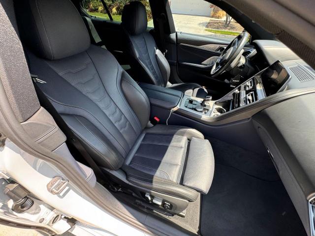 WBAGV8C01LBP48613 - 2020 BMW M850XI WHITE photo 5